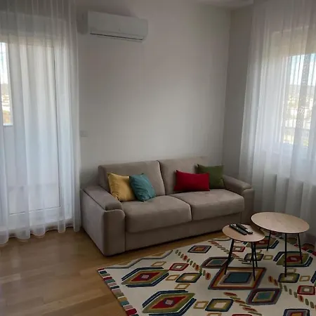 Omega Apartment *