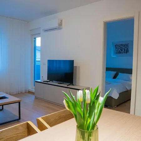 Omega Apartman *